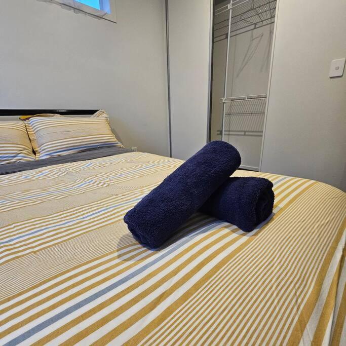 Entire House - Brand New 2 Bedroom House Лоуэр-Хатт Экстерьер фото